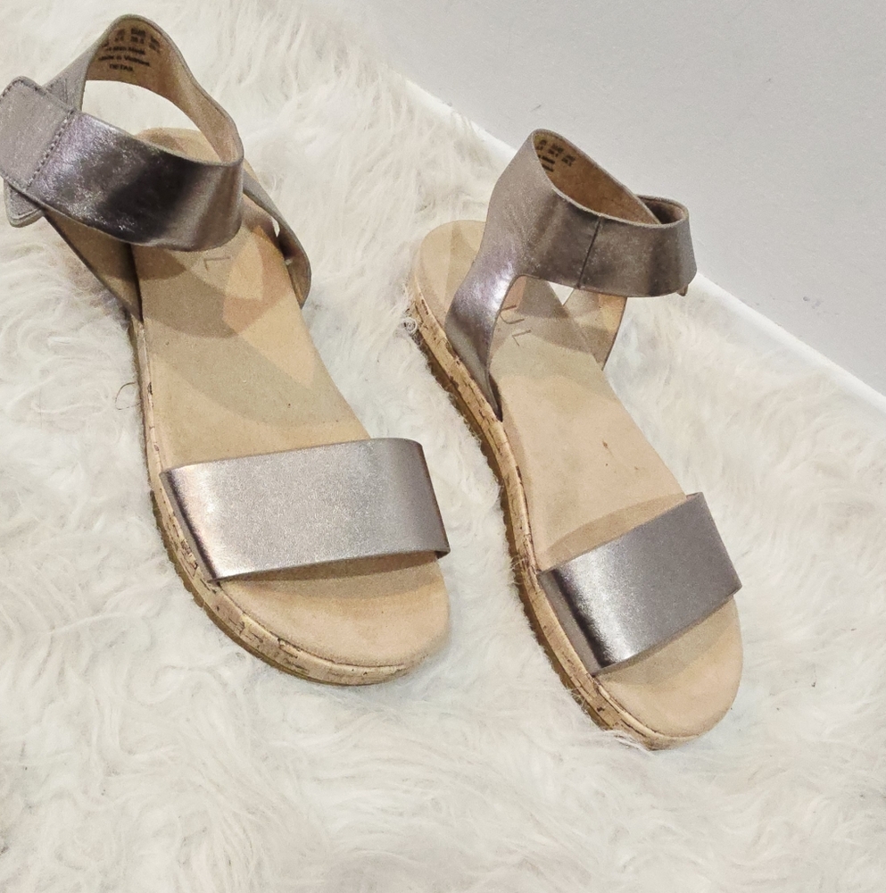 ๐ฅ8 1/2 Bundle of 5 Pairs Women's Shoes - Picture 9 of 16